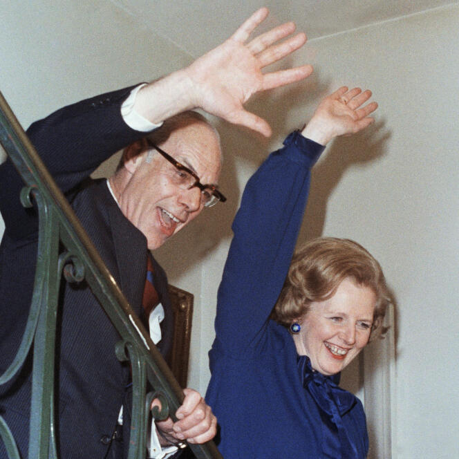 Margaret Thatcher (acompañada de su esposo, Denis) se convierte en Primera Ministra del Reino Unido el 4 de mayo de 1979. 