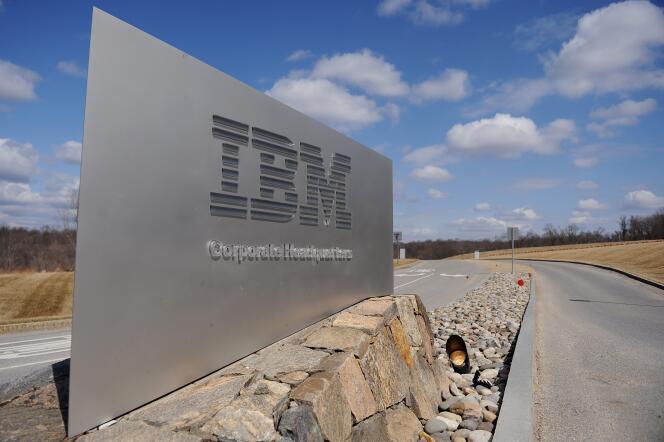 « Les “new collars”, les “nouveaux cols”, [est] un terme inventé par Ginni Rometty, la dirigeante du groupe IBM, afin de qualifier cette main-d’œuvre du XXIe siècle que l’entreprise recherche désespérément » (Photo: IBM, Armonk, EtatsUnis, en 2009).