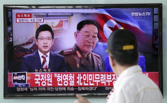 Séoul, le 13 mai. La télévision sud-coréenne annonce l'exécution du ministre nord-coréen de la défense Hyon Yong-chol, le 16 avril 2015.