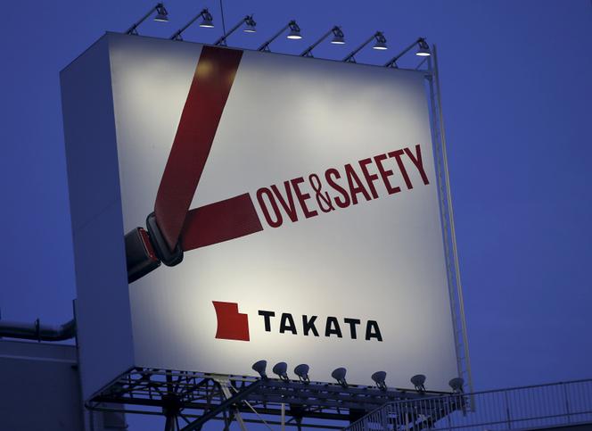 Un panneau publicitaire pour l’ancien équipementier automobile Takata, à Tokyo, en septembre 2014. Les airbags défectueux de cette entreprise japonaise aujourd’hui disparue ont provoqué le plus grand rappel de véhicules de l’histoire de l’industrie.