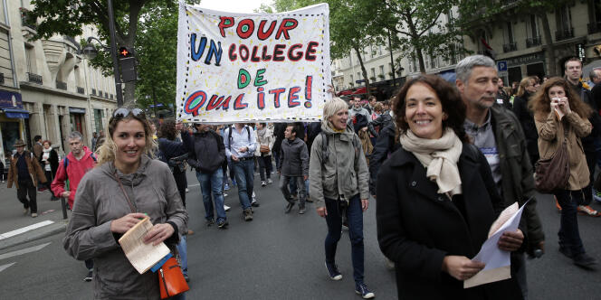 Des enseignants manifestent le 19 mai 2015 à Paris pour protester contre la réforme du collège. ©Vincent Isore/IP3 pour Le Monde