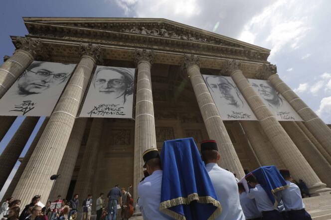 Cérémonie d’entrée au Panthéon de Jean Zay, Geneviève de Gaulle-Anthonioz, Pierre Brossolette et Germaine Tillion en 2015.