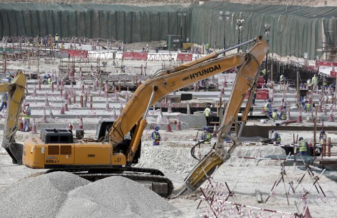 Chantier du stade Al-Wakra, à Doha, construit en vue de la Coupe du monde de football qui se tiendra au Qatar en 2022.