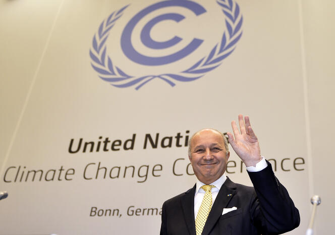 Le ministre français des affaires étrangères, Laurent Fabius, lors de la convention sur le changement climatique, à Bonn, le 1er juin.