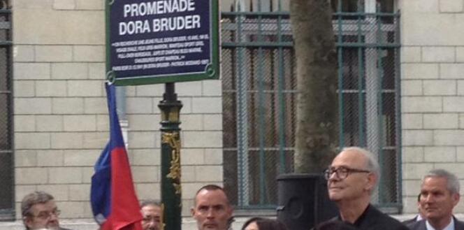 Patrick Modiano à l'inauguration de la promenade Dora Bruder, le 1er juin.