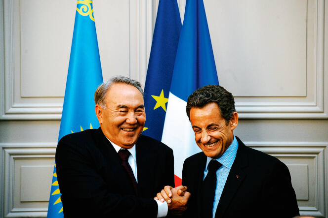 Le 27 octobre 2010 à Paris, Nicolas Sarkozy et le président Noursoultan Nazarbaïev signent un accord pour un très gros contrat : la vente de 45 hélicoptères militaires Eurocopter au Kazakhstan.