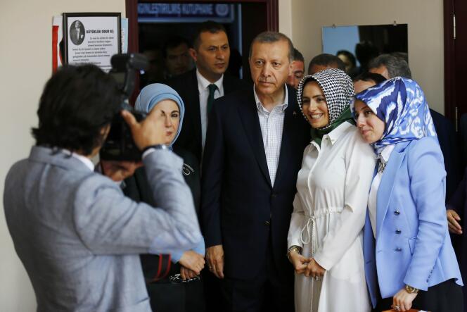 Les bureaux de vote sont ouverts en Turquie, où les citoyens sont appelés aux urnes pour des élections législatives déterminantes pour le président islamo-conservateur.