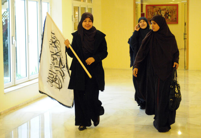 Femmes vêtues de jilbabs, lors d'un congrès du parti islamiste Hizb ut-Tharir, en 2012.