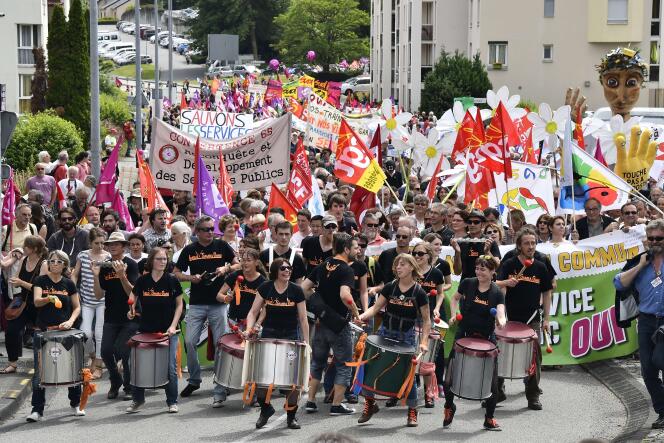 Défilé pour la défense des services publics à Guéret (Creuse) le 13 juin 2015.