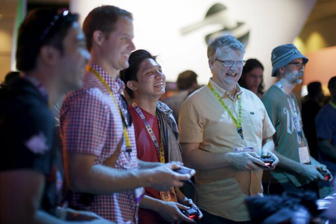 Des joueurs à l’Electronic Entertainment Exposition (E3), le plus grand Salon du jeu vidéo du monde.