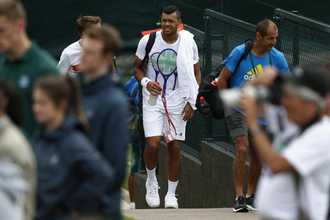 Jo-Wilfried Tsonga et son t-shirt à raquettes, à Wimbledon, le 28 juin 2015.