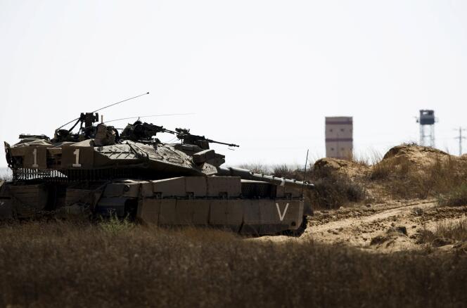 Un porte-parole militaire israélien a indiqué que deux roquettes tirées dans l'après-midi depuis le Sinaï avaient atteint le sud d'Israël sans faire de victime.