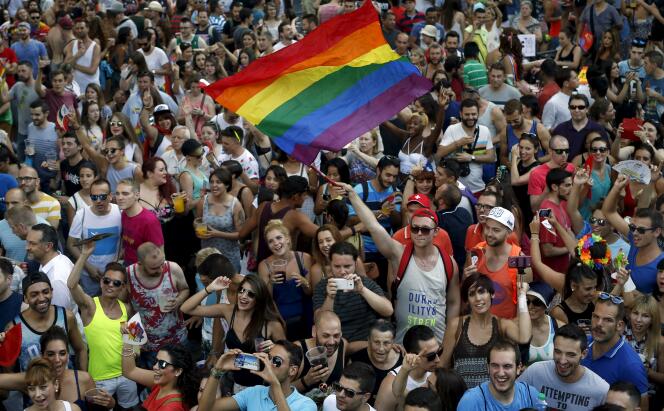 Plus d'1,5 million de personnes étaient attendues par les organisateurs de la plus grande Gay Pride d'Europe.
