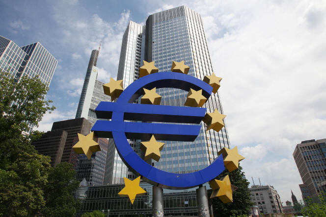 Devant la Banque centrale européenne, à Francfort-sur-le-Main