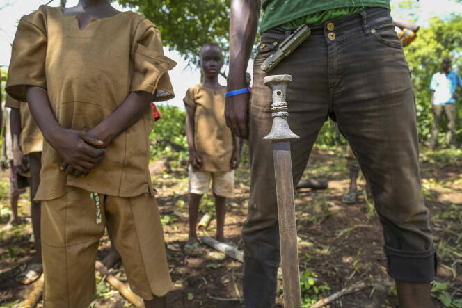 Des anciens enfants-soldats anti-balaka, le 14 mai à Bambari.