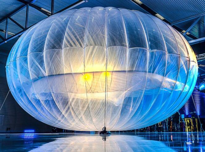 Un ballon Google Loon, lors de la présentation du projet en 2013.