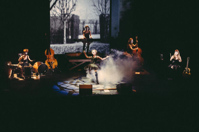 Les Dakh Daughters en concert à Avignon, en juillet 2015.