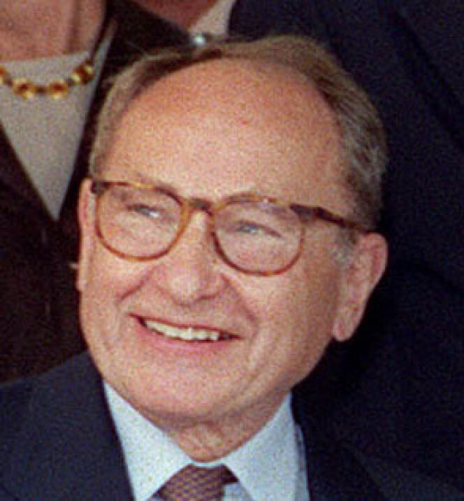 Hubert Prévot , le 01 juillet 2001, Paris.