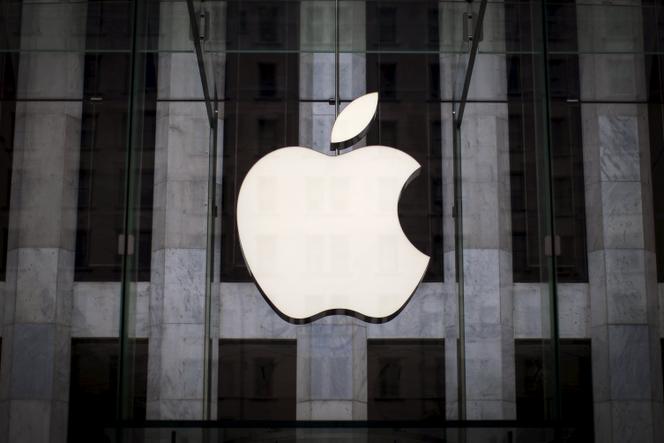 L’entrée d’un magasin Apple, sur la Cinquième Avenue, à New York, le 21 juillet 2015.