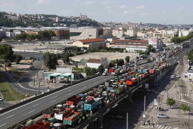 L'accès à la ville de Lyon a été perturbée par les blocages des éleveurs le 23 juillet.