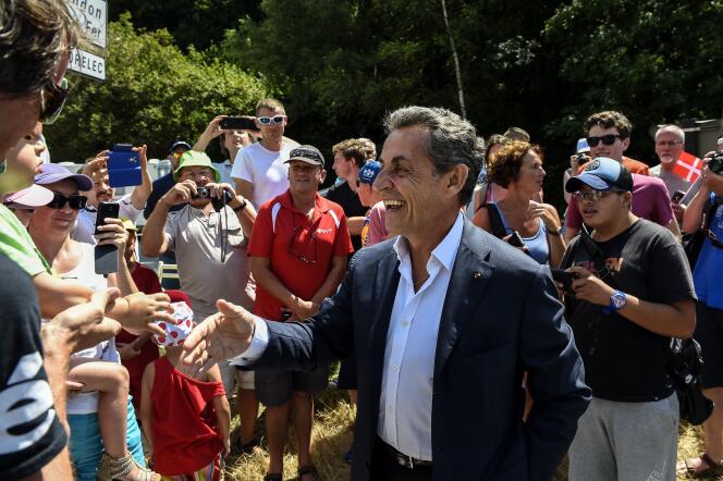 Nicolas Sarkozy sur une étape du Tour de France, le 23 juillet.