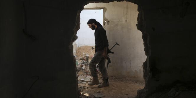 Un membre de l'Armée syrienne libre à Jobar, en juillet 2015.