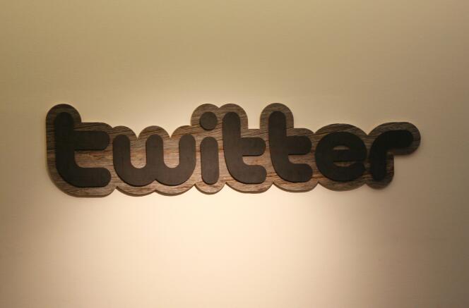 Le logo de Twitter, au siège de l'entreprise, le 29 juillet.