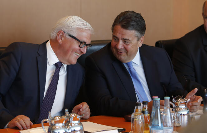 Le vice-chancelier allemand Sigmar Gabriel, à droite, et le ministre des affaires étrangères Frank-Walter Steinmeier, le 29 juillet.