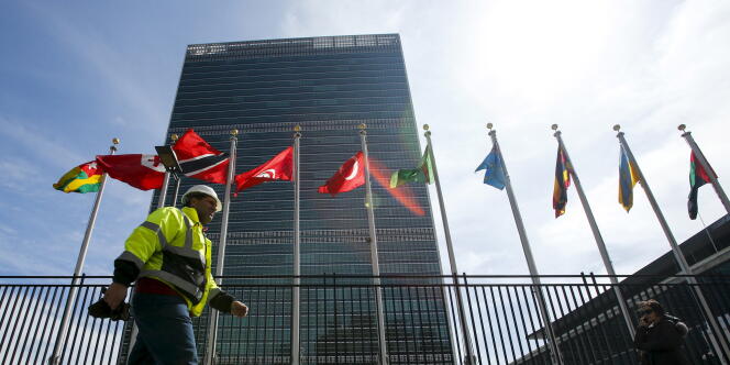 Devant le siège de l'ONU à New York, le 25 mars.