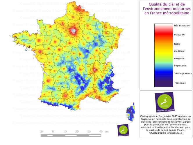 Carte de l'intensité lumineuse nocturne visible depuis le sol, en France en 2015.