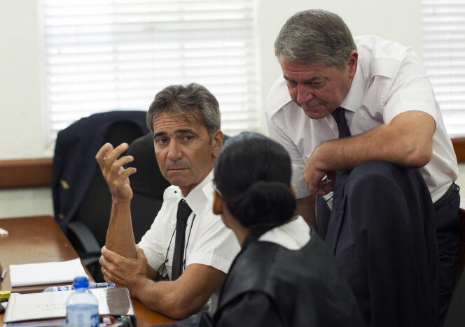Les pilotes français Bruno Odos et Jean-Pascal Furet lors de leur procès à Santo Domingo en République dominicaine, le 5 juin 2015.