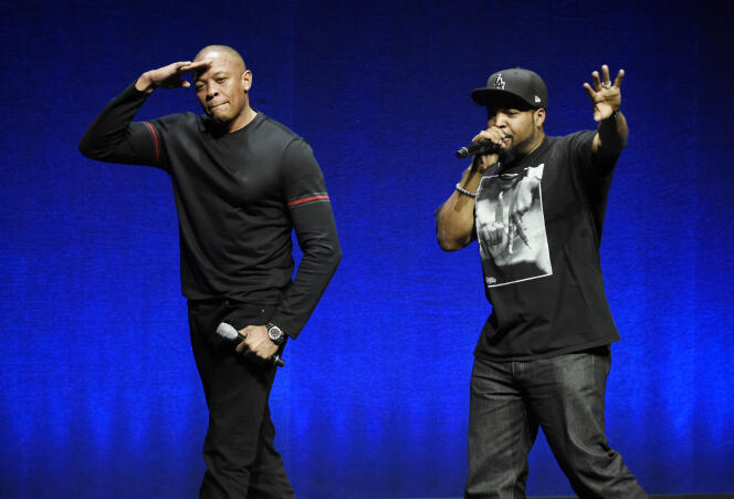 Le 23 avril, Dr. Dre (à gauche) et Ice Cube, deux des membres du groupe N.W.A.