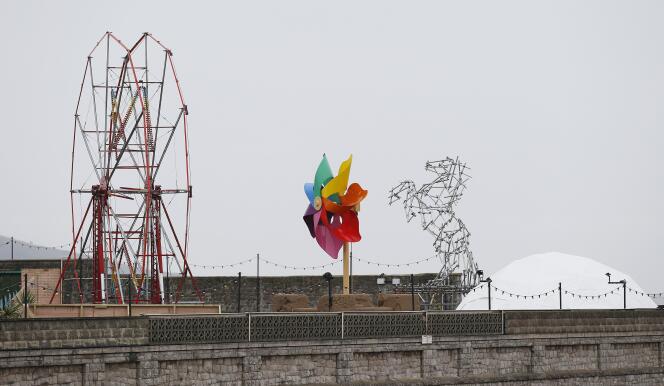 Vue d'ensemble du parc d'attractions conçu par Banksy à Weston-super-Mare, en Angleterre, le 19 août.