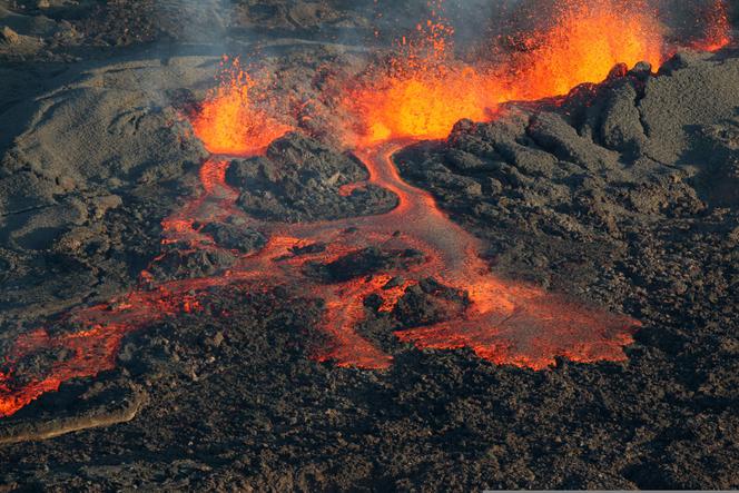 Le piton de la Fournaise en éruption sur l’île de La Réunion, le 25 août 2015.
