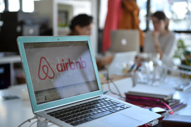 Dans les bureaux d'Airbnb à Paris.