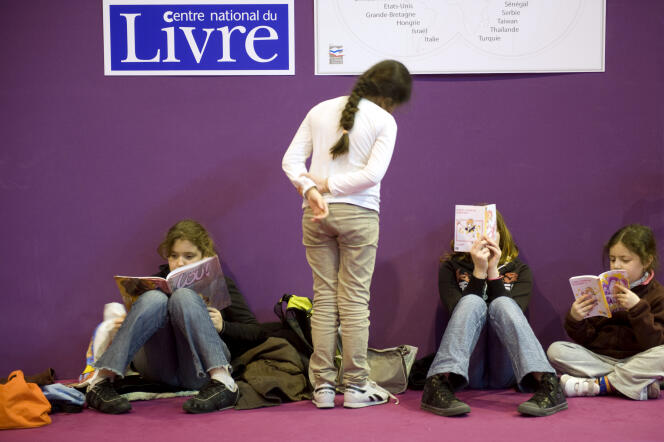 Le sigle du Centre national du livre (CNL), lors du 29e Salon du livre de Paris, en 2009.