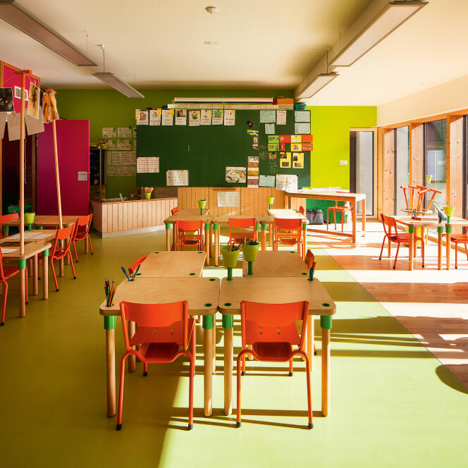 Une salle de classe de l'école primaire Le Blé en Herbe, à Trébédan, dans les Côtes d'Armor, entièrement repensée par la designer Matalie Crasset
