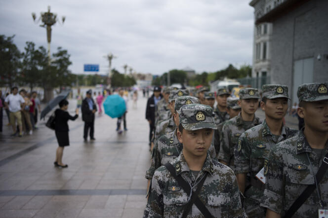 Des militaires chinois sur la place Tiananmen, le 1er septembre, avant la parade du 3 septembre.