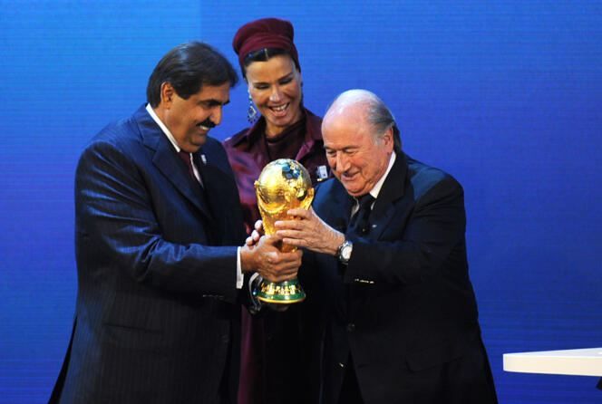 Sepp Blatter et l’émir du Qatar, le 2 décembre 2010, à Zurich.