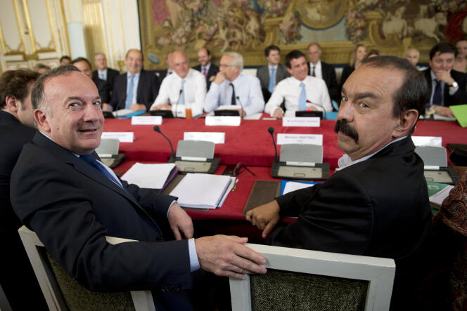 Pierre Gattaz du MEDEF et Philippe Martinez de la CGT à l'hôtel Matignon, Paris,  le 12 mai 2015.