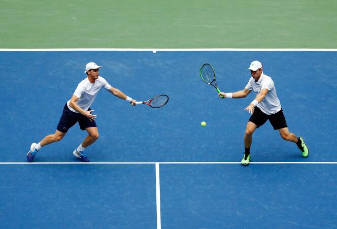 Jamie Murray (gauche) et John Peers, samedi 12 septembre, lors de l'US Open de New York face à la paire française Mahut-Herbert.