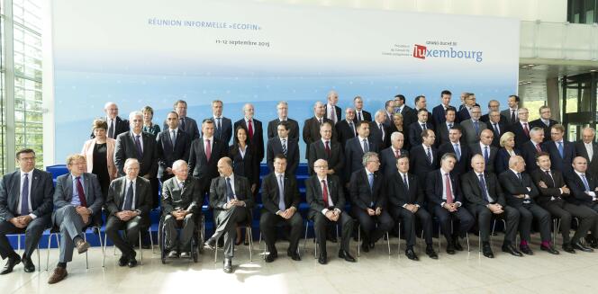 Les ministres des finances de la zone euro et les patrons des banques centrales lors de la réunion de l'Ecofin, le 12 septembre à Luxembourg.