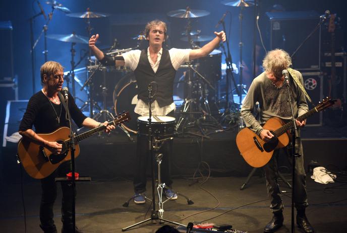 A Lille Les Insus Repassent Un Coup De Téléphone - 