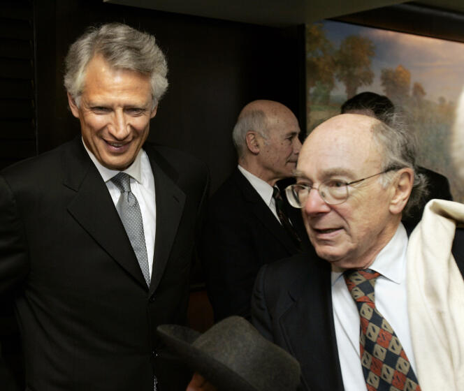 Avec Dominique de Villepin, alors premier ministre de Jacques Chirac, en mars 2007 à Cambridge, Massachusetts.