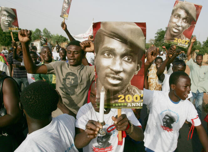 Des partisans de Thomas Sankara commémore sa disparition en octobre 2007.