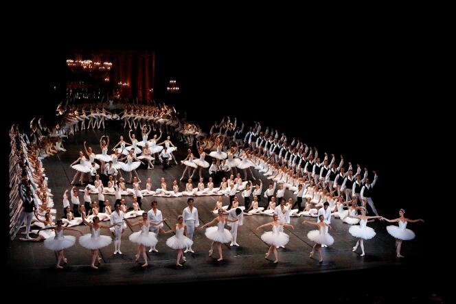 Ouverture de la saison à l'Opéra de Paris avec le Défilé du Ballet suivi de 