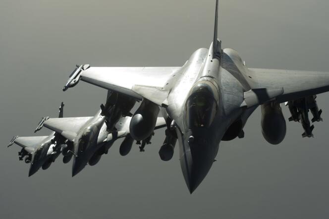 Des avions Rafale de l'armée française en vol lors d'une opération en Syrie le 27 septembre 2015.