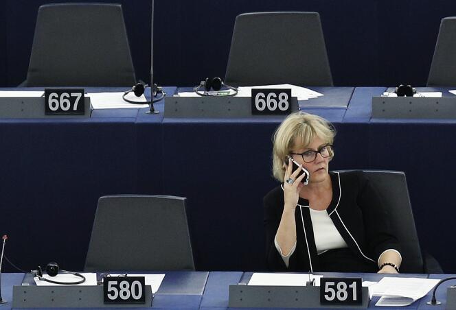 Nadine Morano au Parlement européen, 30 septembre 2015.  REUTERS/Vincent Kessler