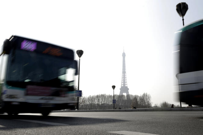 Métro, tram, bus : les Parisiens bénéficient d’un réseau de transports en commun à proximité.