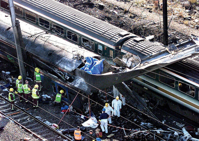 Le 6 octobre 1999, l’accident ferroviaire de la gare de Paddington, près de Londres, après la collision de deux trains.